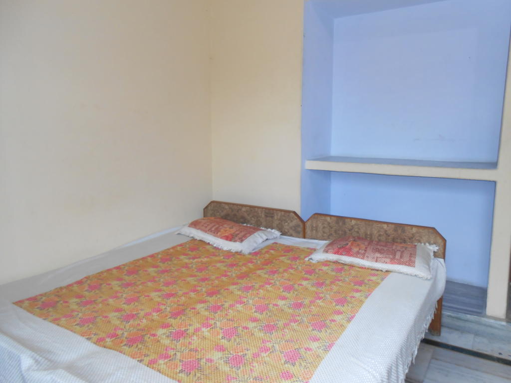 Maruti Guest House Varanasi Bilik gambar