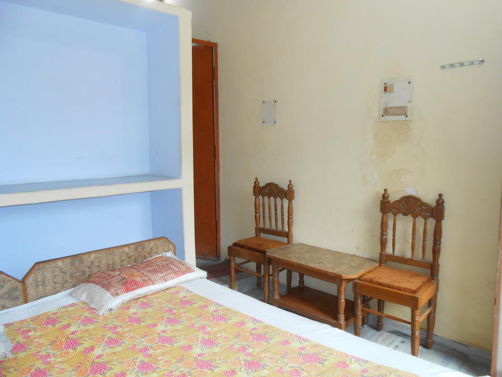 Maruti Guest House Varanasi Bilik gambar